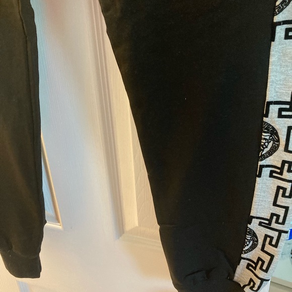 Nice track suit - Picture 5 of 9